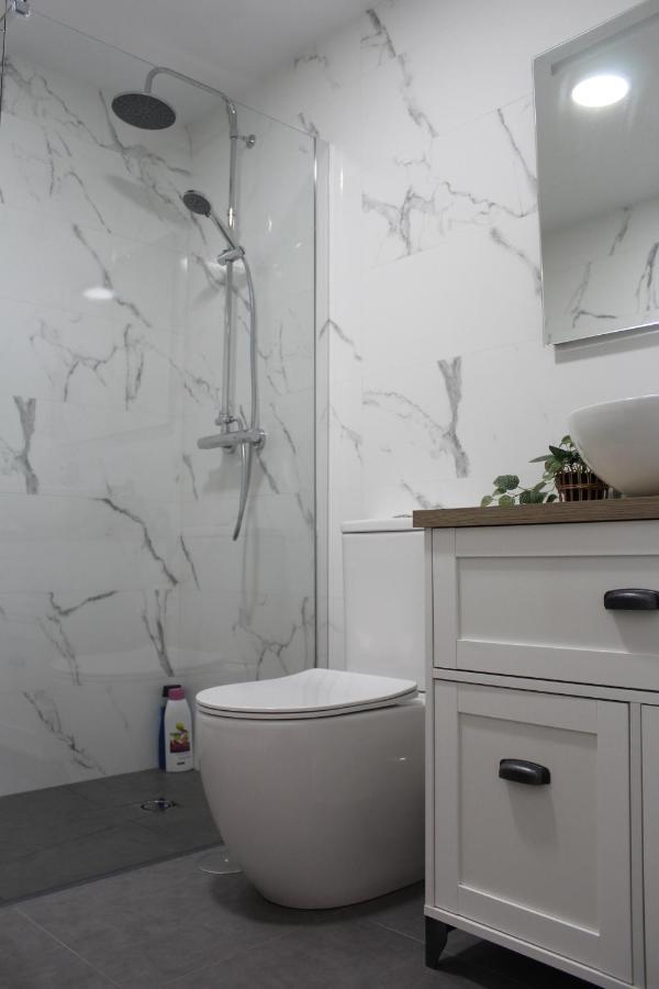 Beautiful Brand New 2 Bedroom Flat With Terrace Malaga Bagian luar foto